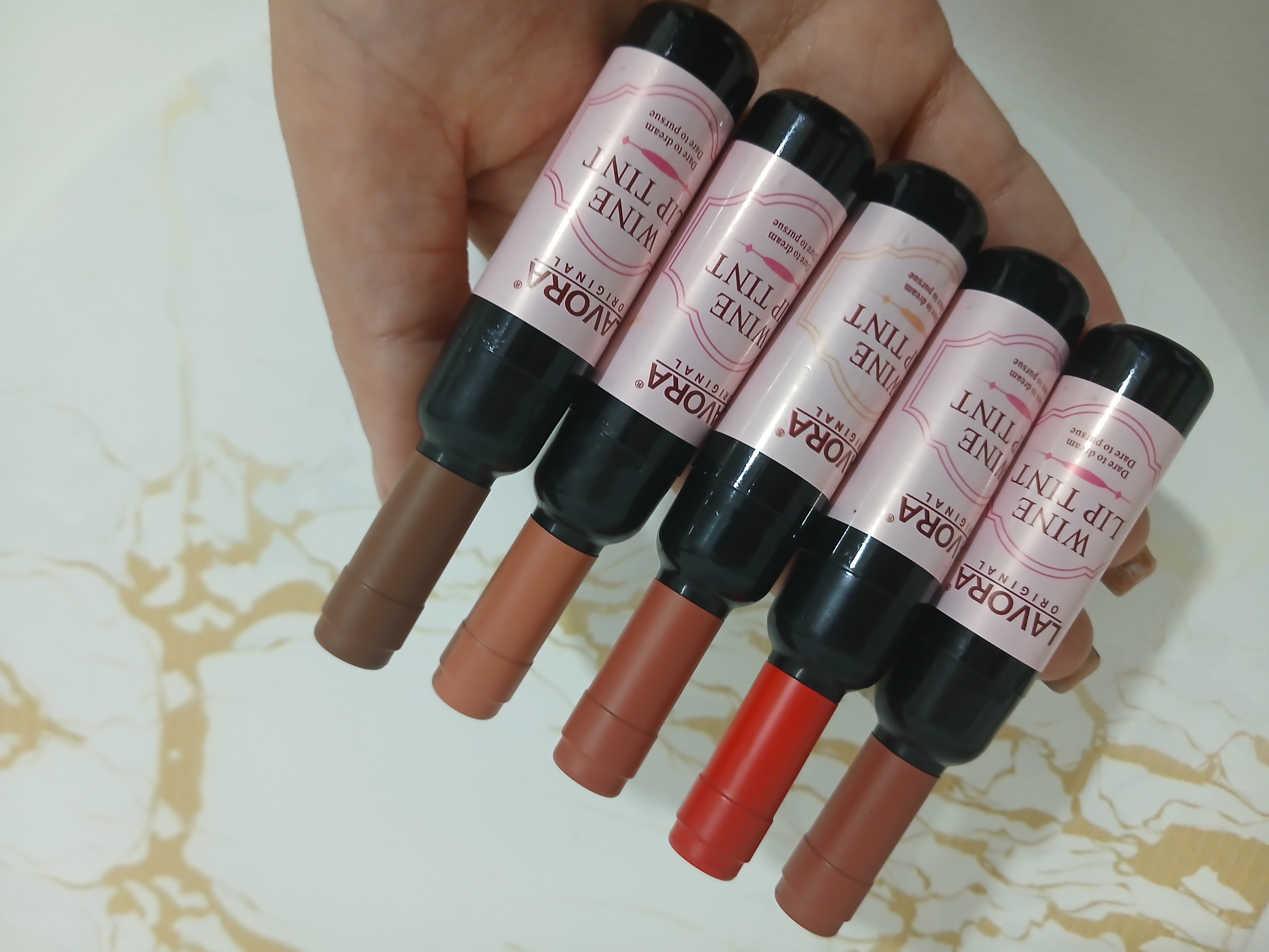 رژلب خیس کره ای LAVORA کیفیت عالی